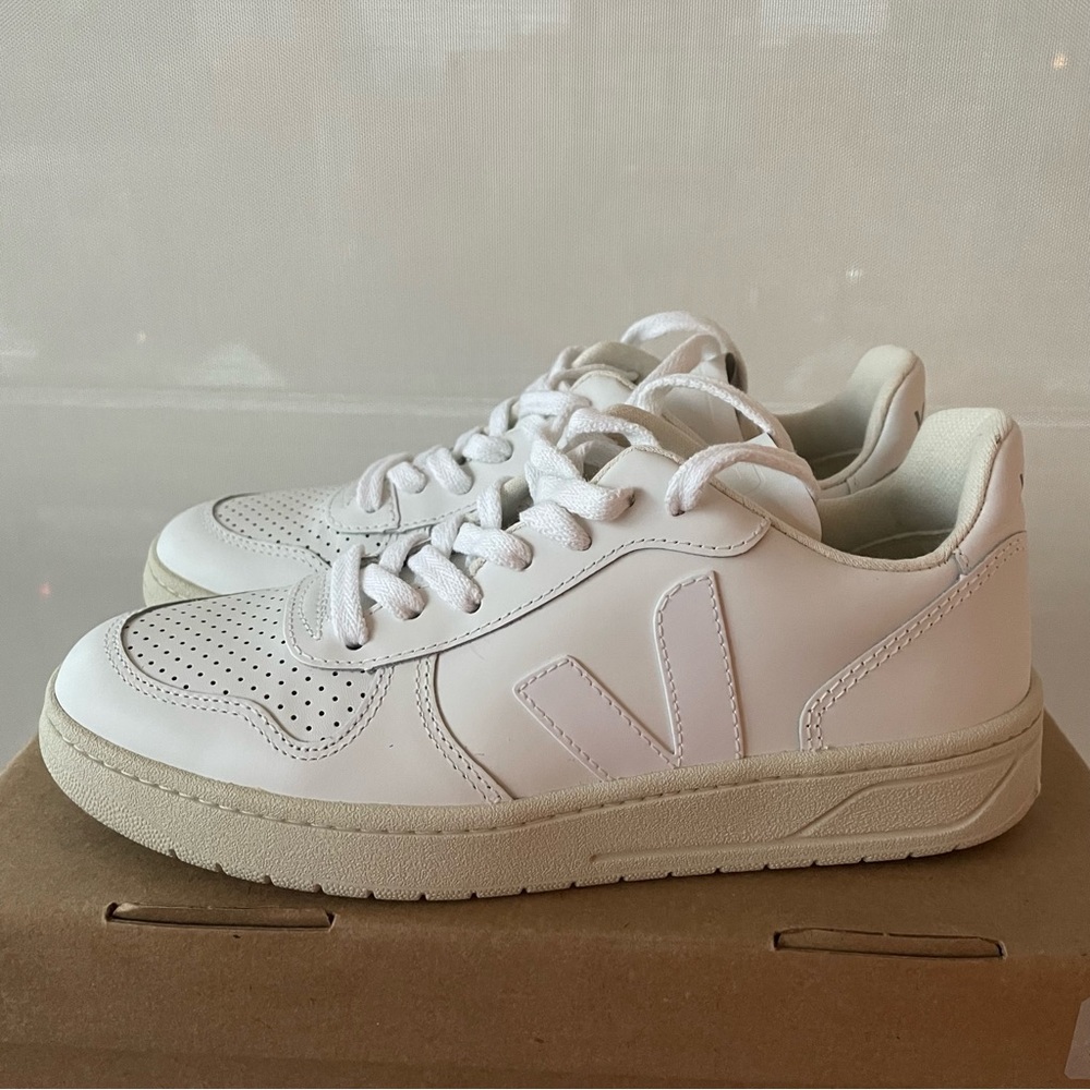 Brand new in box Veja V-10 white sneakers. Coveted style in size 37 (US 6-6.5)